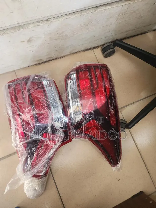 Mitsubishi Outlander 2017 Taillight Available · Photo 1