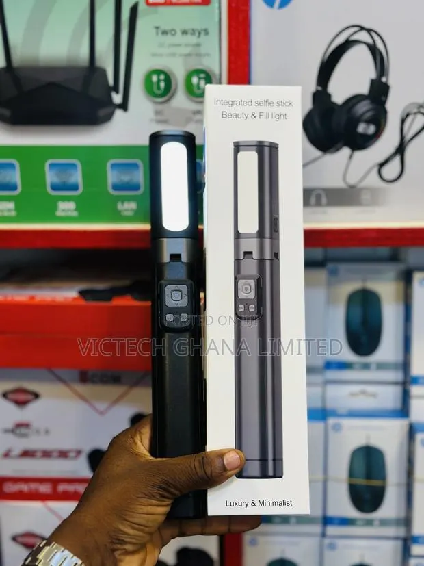 Cl19 Integrated Selfie Stick Beauty Fill Light · Photo 1