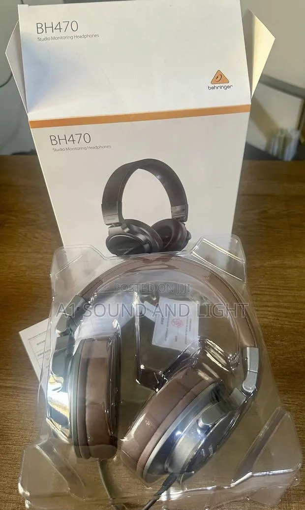 Behringer Bh470 Closed Back Studio Monitoring Headphones · Photo 1