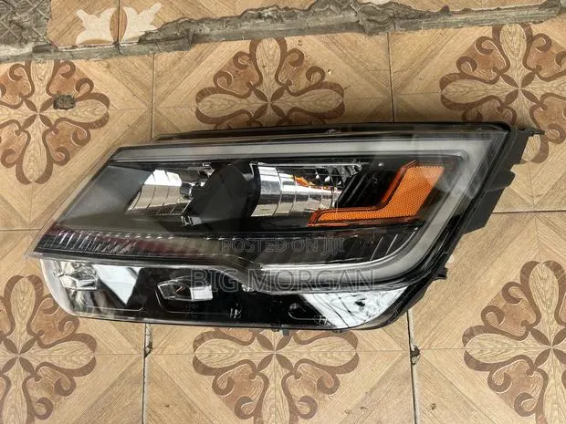 Ford Explorer 2017 2018 2019 Headlight · Photo 1