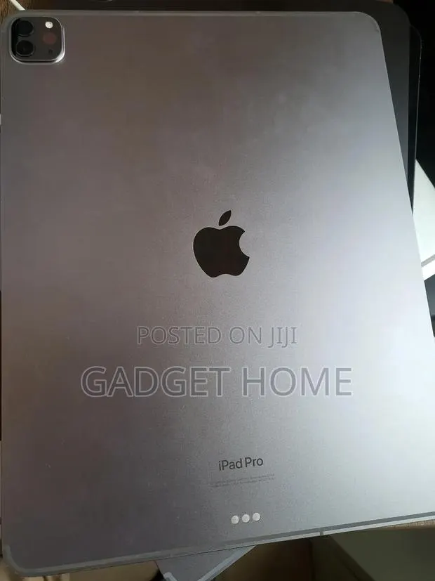 Apple iPad Pro 12.9 (2022) 512 GB Gray · Photo 1