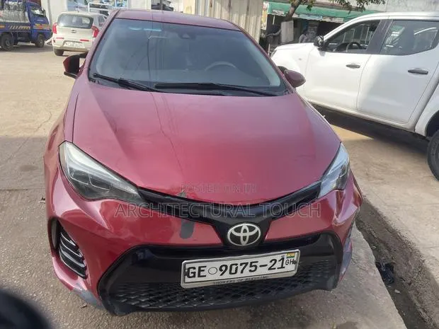 Toyota Corolla 2017 Red · Photo 1