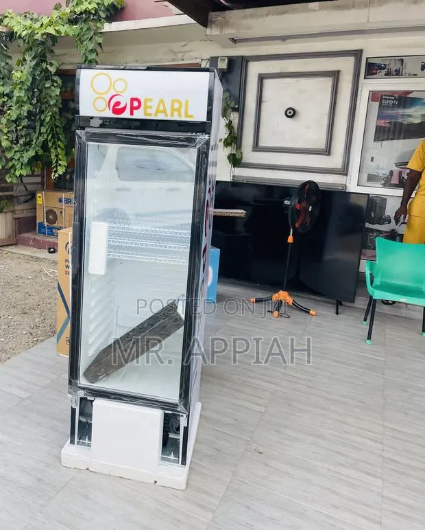 Check Out Pearl PVC-316-2b 1 Door Display Fridge. · Photo 1