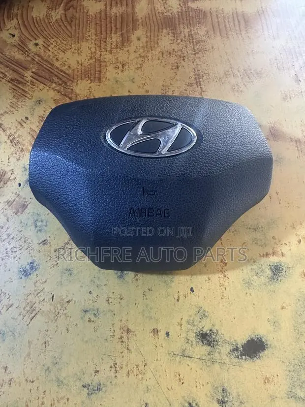 Hyundai Elantra 2019 Airbag Cover · Photo 1