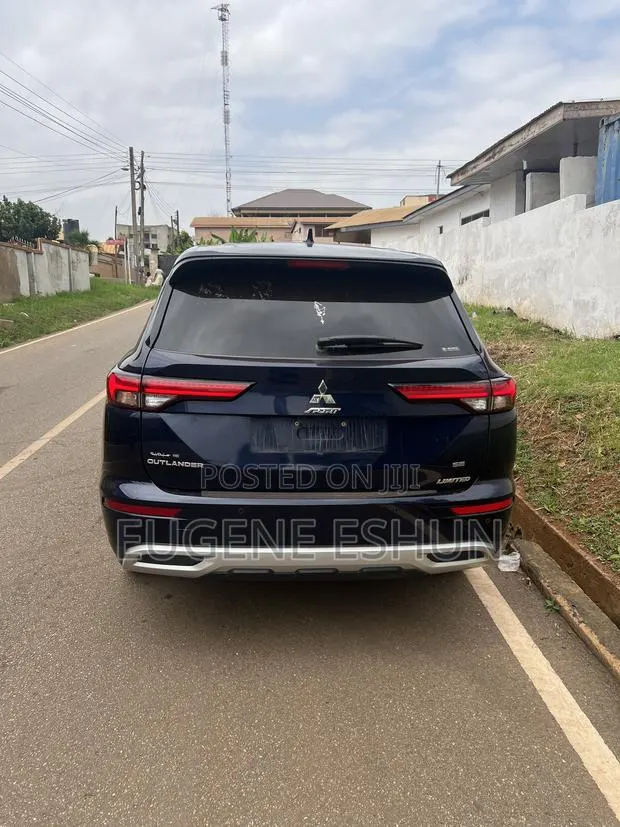 Mitsubishi Outlander 2024 Blue · Photo 1