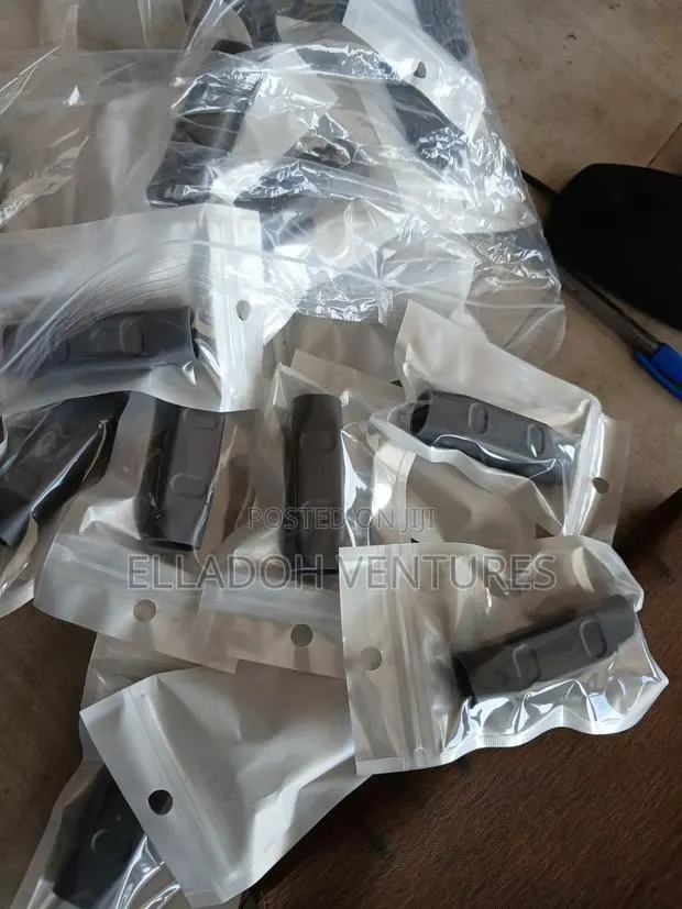 Starlink Standard 3/4/4x Cable Connector · Photo 1