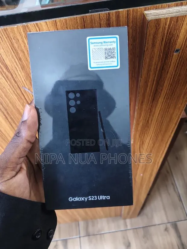 New Samsung Galaxy S23 Ultra 256 GB Gold · Photo 1