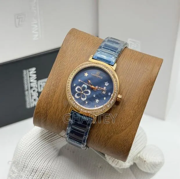 Simple Ladies Business Watch - Analog Chain Watch for Ladies · Photo 1