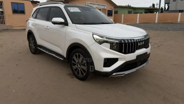 Kia Sportage 2022 White · Photo 1