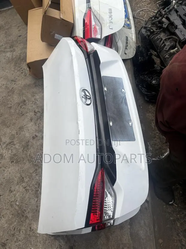 Toyota Corolla Boot 2020 2021 2022 2023 2024 2025 · Photo 1