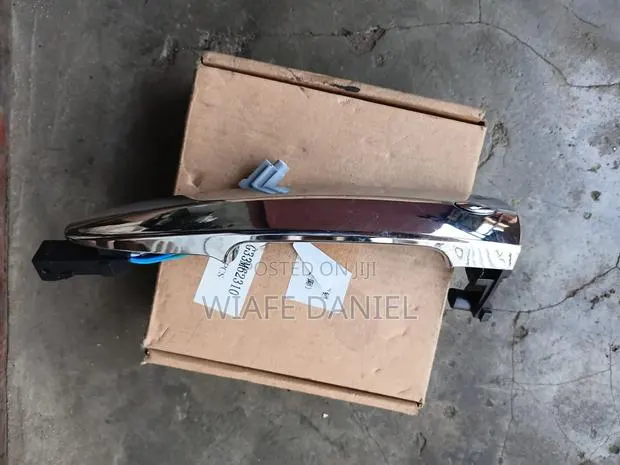 Nissan Santra 2017 Out Door Handle · Photo 1