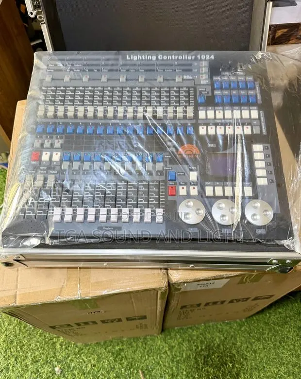 Kingkong DMX 1024 Stage Light Controller With Case · Photo 1