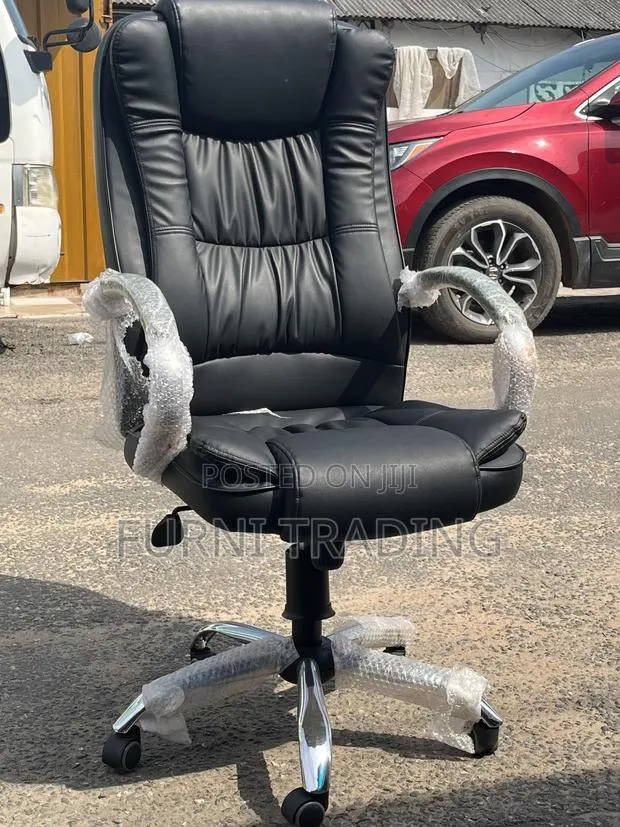Modern Office Desk Chair · Photo 1
