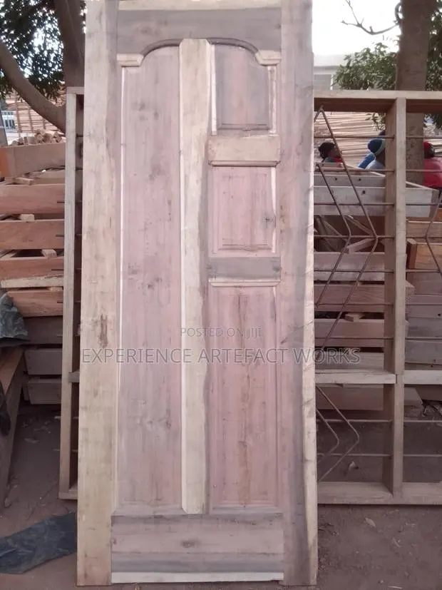 Four Panels Door · Photo 1