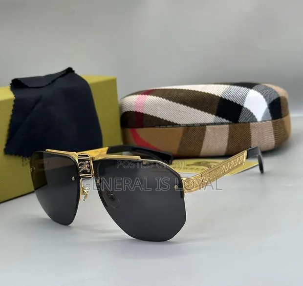 Burberry Glasses · Photo 1