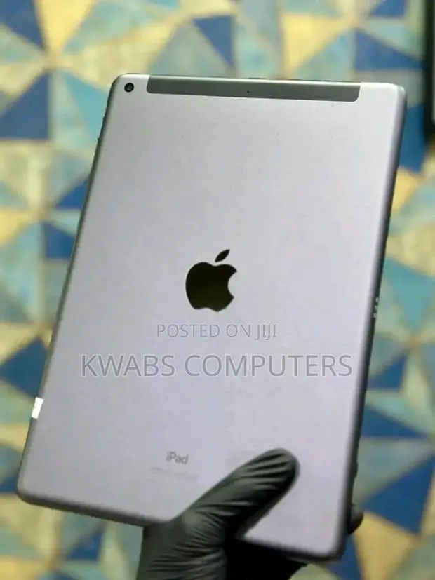Apple iPad Pro 128 GB Gray · Photo 1