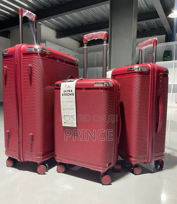 Ultra Strong Suitcase · Photo 1
