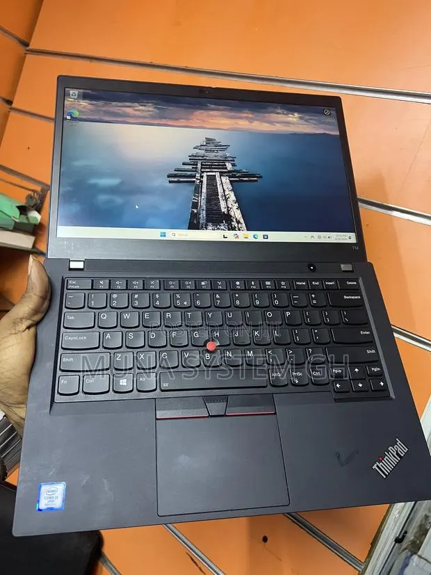 Laptop Lenovo ThinkPad T490s 8GB Intel Core i5 SSD 256GB · Photo 1