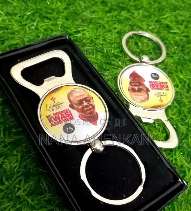 Metal Keyholders · Photo 1