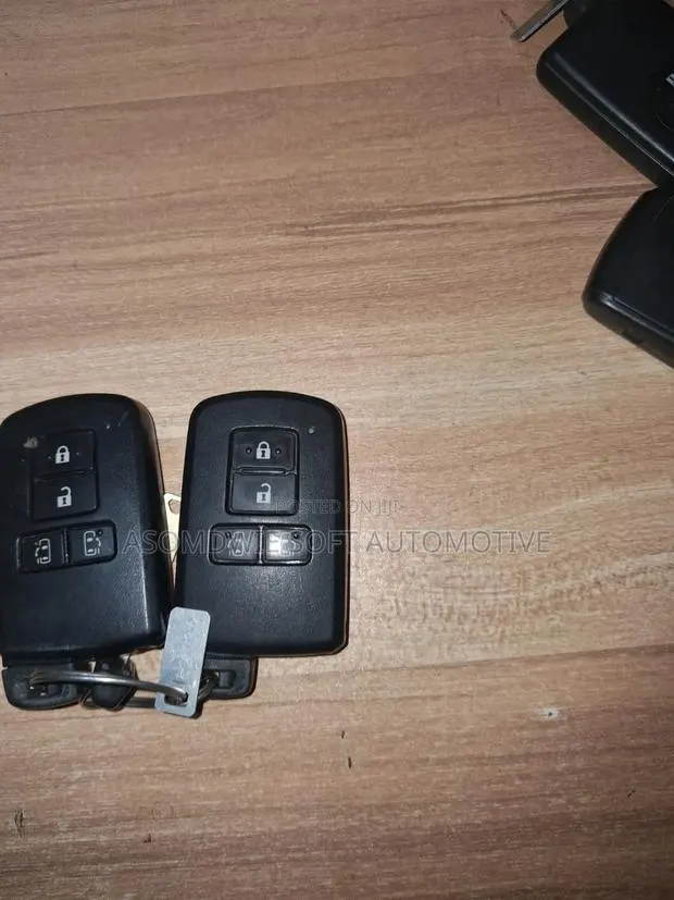 Toyota Voxy Smart Key · Photo 1