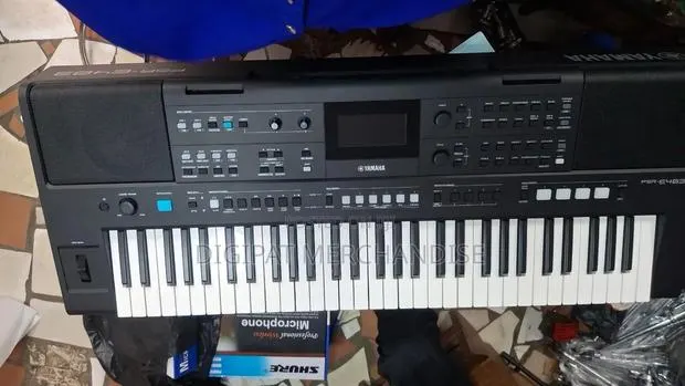 Yamaha Keyboard · Photo 1