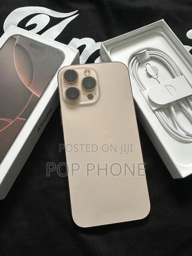 Apple iPhone 16 Pro Max 256 GB Gold · Photo 1