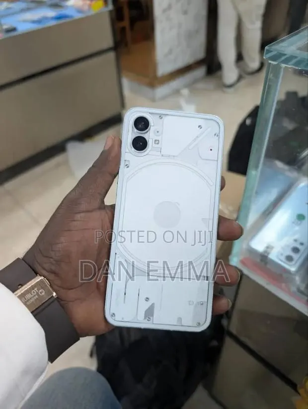 Nothing Phone 2 256 GB White · Photo 1