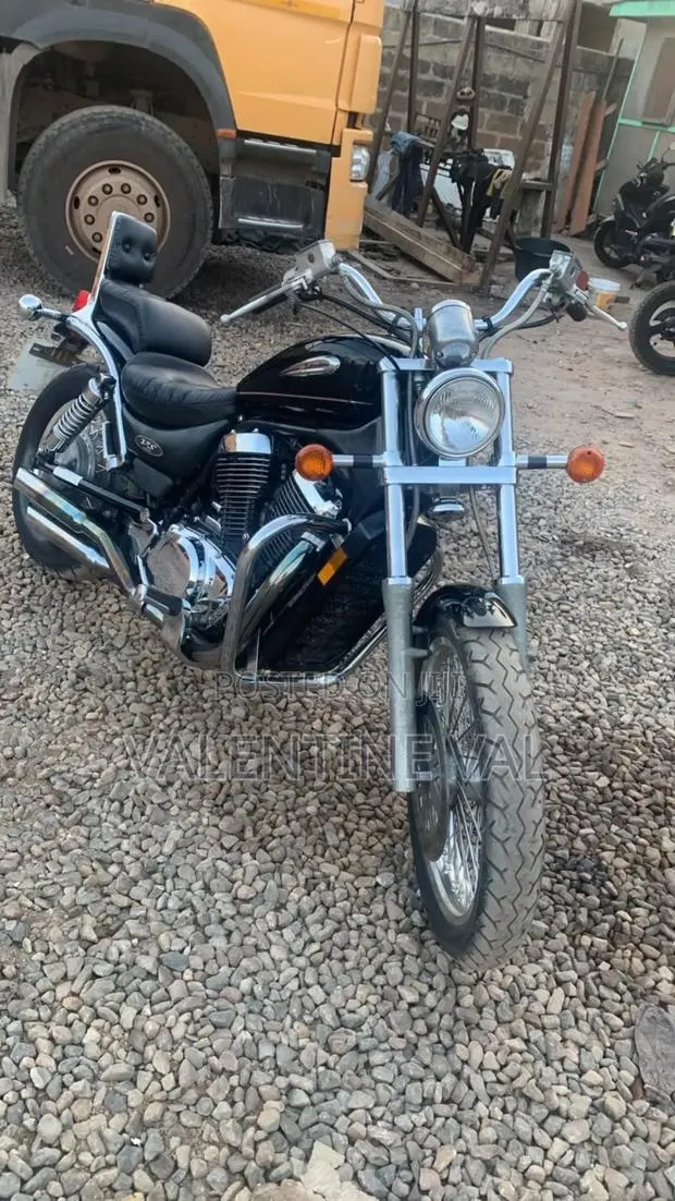 Suzuki Intruder 2008 Black · Photo 1