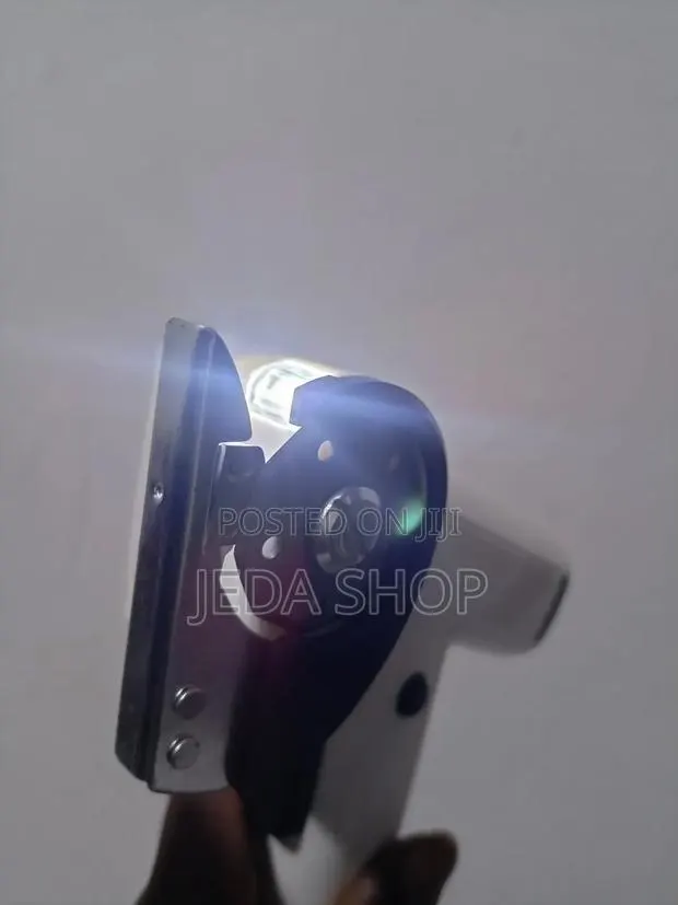 Electric Rotary Fabric Cutter · Photo 2