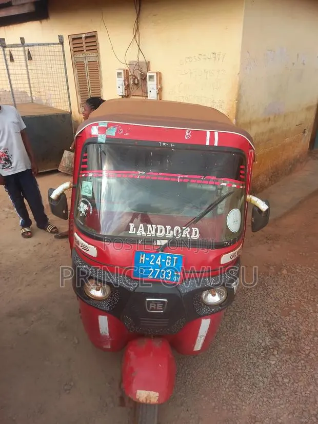 Bajaj RE 2024 Red