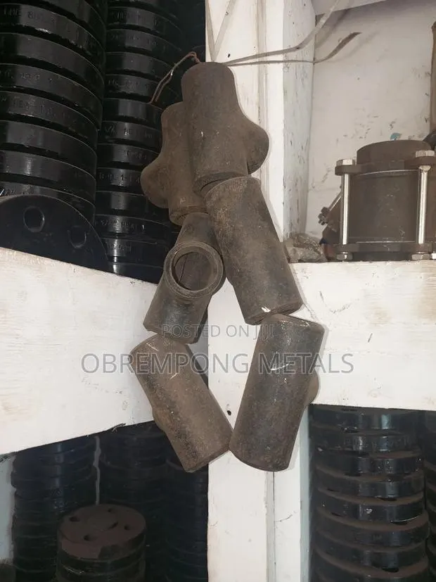 11/2" Steel Tee Sch80 · Photo 1