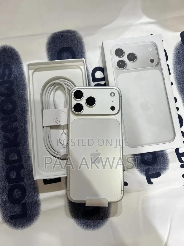 New Apple iPhone 17 Pro Max 512 GB Silver · Photo 1