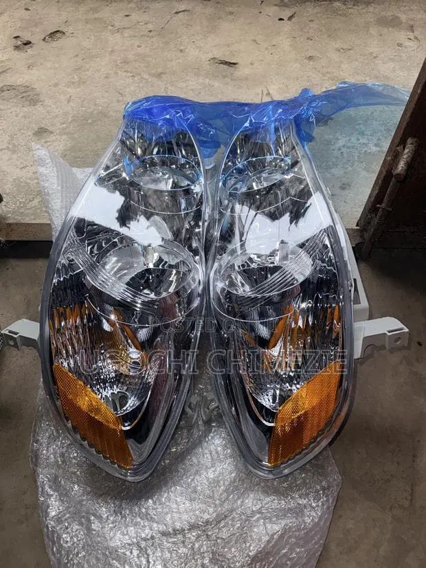 TOYOTA COROLLA 2003/2004/2005/2006/2007/2008 Headlights Pair · Photo 1