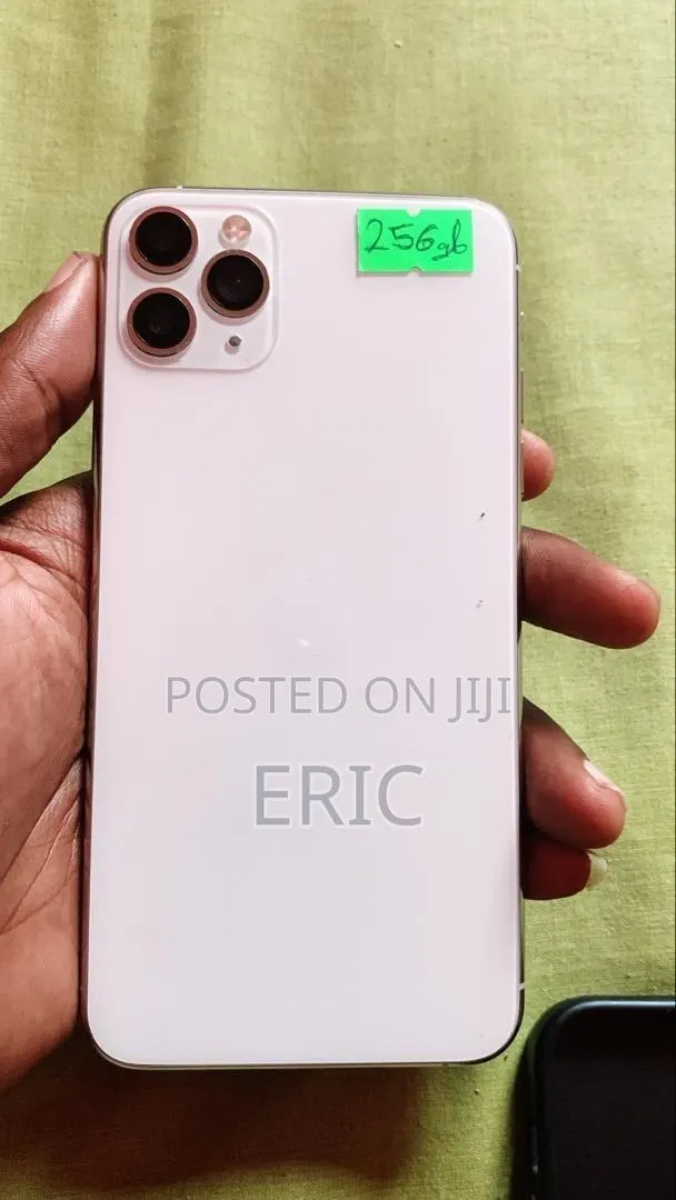 Apple iPhone 11 Pro Max 256 GB · Photo 1