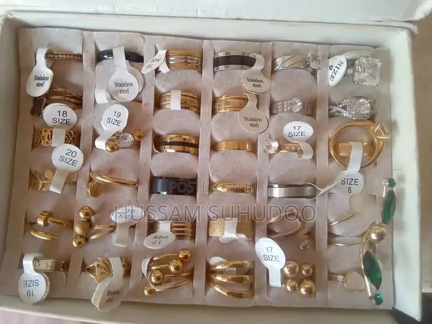 Finger Rings · Photo 1