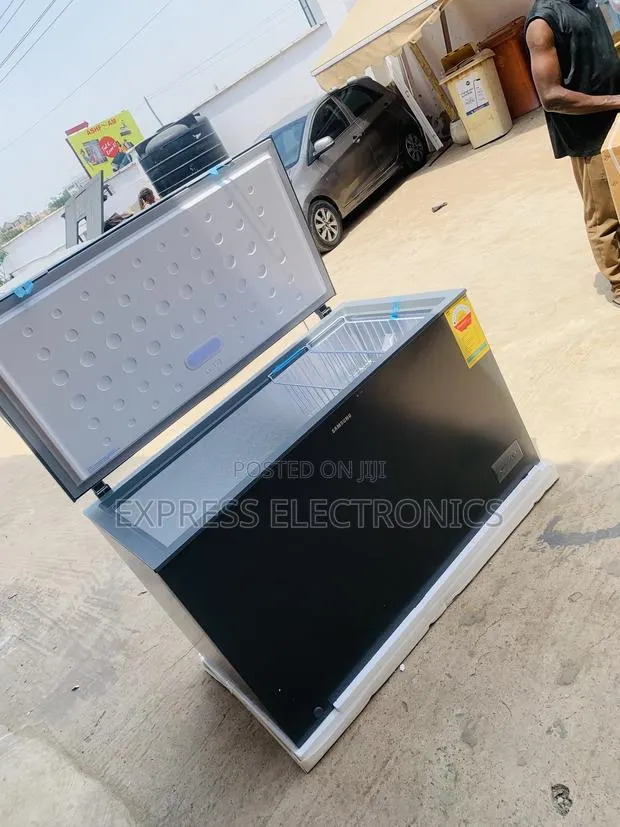 Purchase the New Chest Freezer 371l Samsung · Photo 1