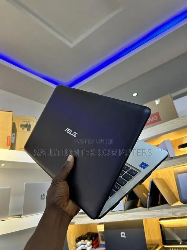 Laptop Asus F542UA 8GB Intel SSD 128GB · Photo 1