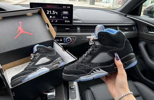 Jordan 5 High Black Limited Edition · Photo 1