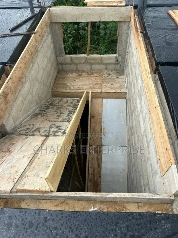 Slab or Decking Formwork for Rent. · Photo 1