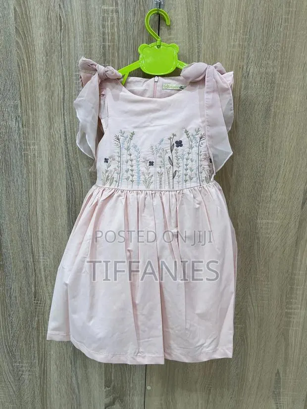 European Style Dress · Photo 1
