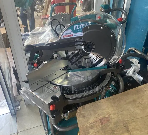 Total Mitre Saw 1600w 12”(305mm) · Photo 1