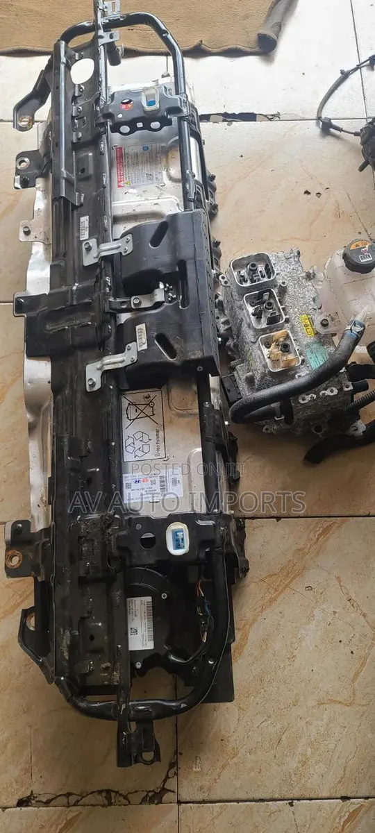 Kia Niro/Hyundai Loniq Hybrid Battery N Inverter · Photo 1