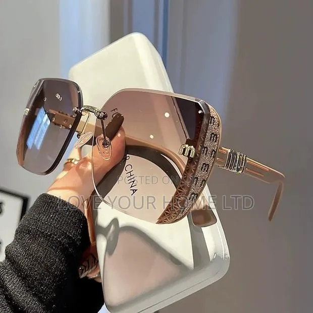 Fashion Rimless Oversized Square Sunglasses for Women · Photo 3