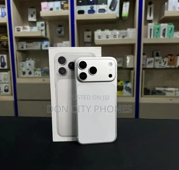 Apple iPhone 17 Pro Max 256 GB White · Photo 1