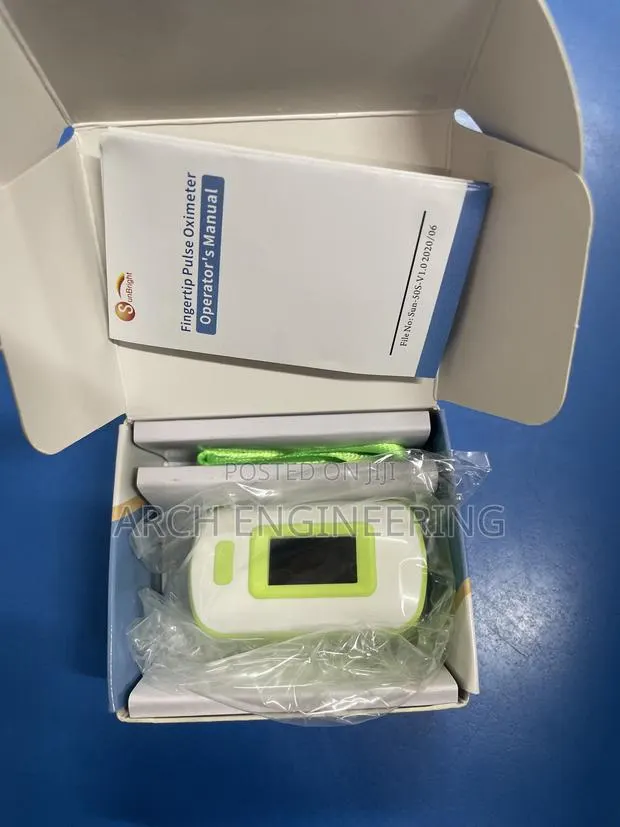 Highly Durable Fingertip Pulse Oximeter (Adult) · Photo 1