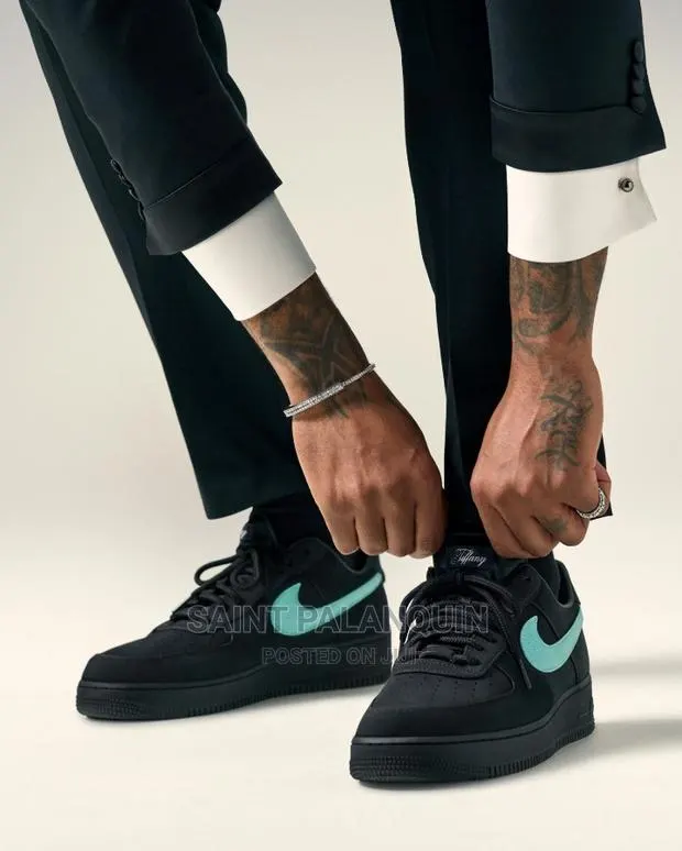 Nike Air Force 1 Low · Photo 1