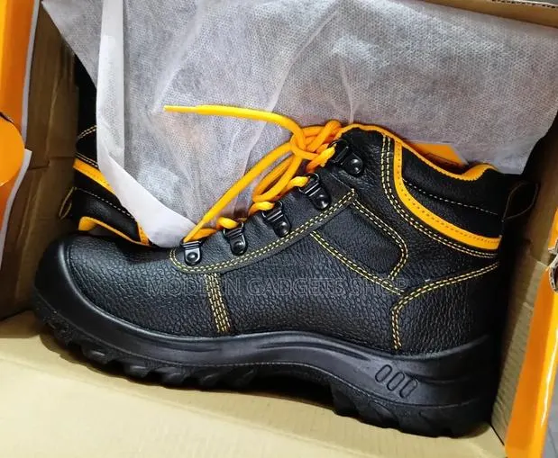 Construction Safety Boot · Photo 1