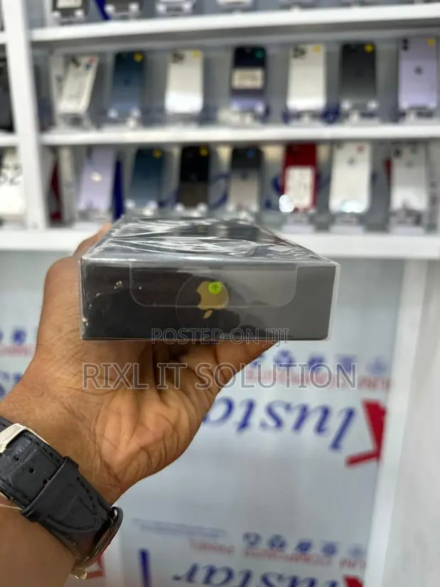 New Apple iPhone 12 Pro 128 GB Gold · Photo 1