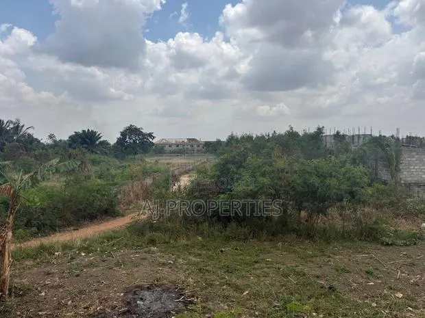 Title Roadside Land for Sale at Dodowa · Photo 1