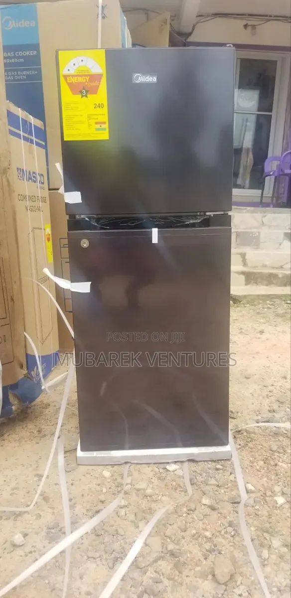 Midea 128 LTRS Top Freezer Fridge · Photo 1